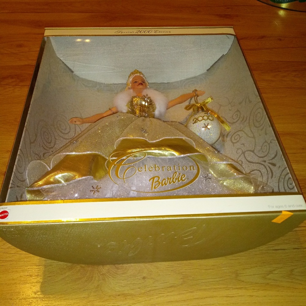 2000 Special Edition Barbie Doll - image 4